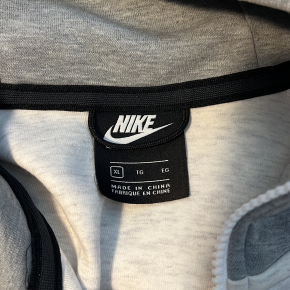 White/Gray Nike Tech Fleece Tracksuit - Picture 4 of 11